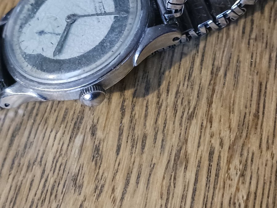 Tissot Antimagnetic Armbandsur. Stål