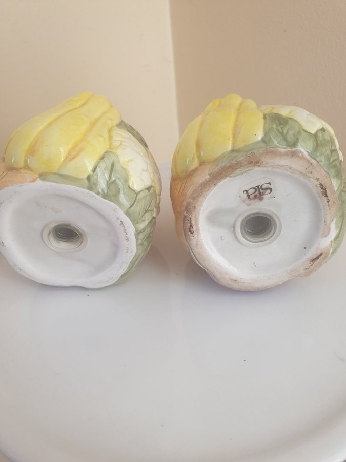 Vegetable Salt and Pepper Shakers Sia barbotine vintage from the 80s.