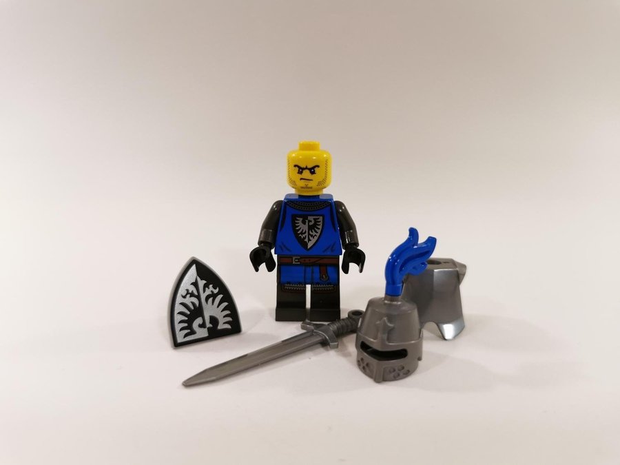 Lego - minifigur - castle - riddare - soldat - black falcon - med utrustning