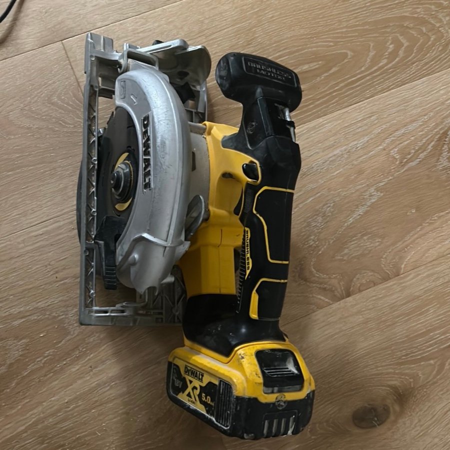 DEWALT DCS565 18V XR Brushless Cirkelsåg