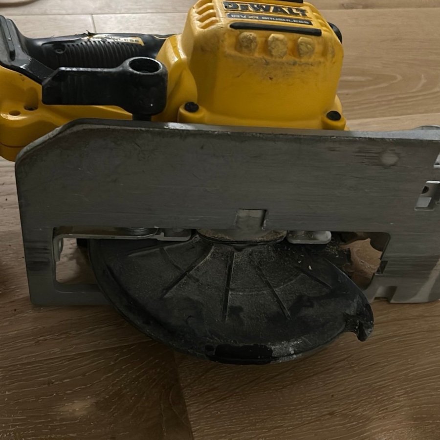 DEWALT DCS565 18V XR Brushless Cirkelsåg