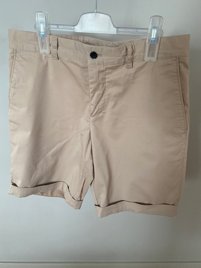 Ny/oanvända Shorts J Lindeberg (strl 30) ord pris 1100