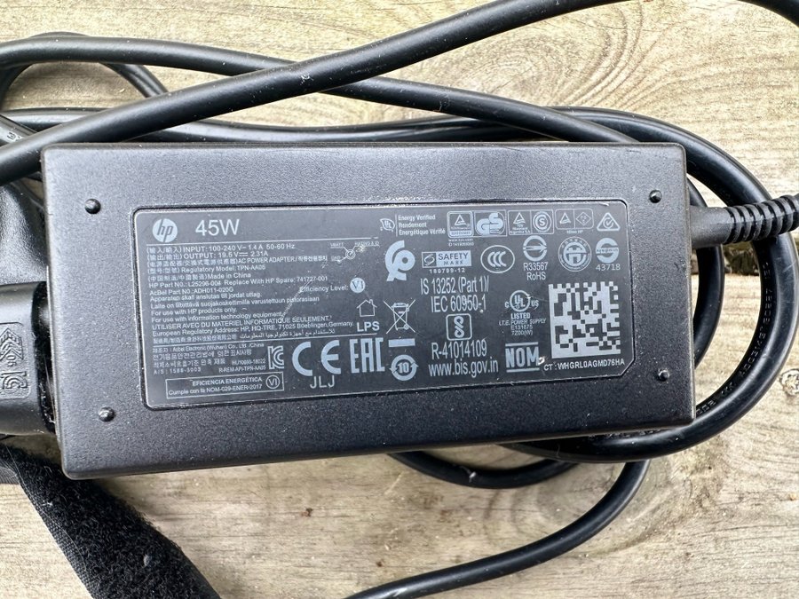 HP 45W Laptop Adapter strömadapter