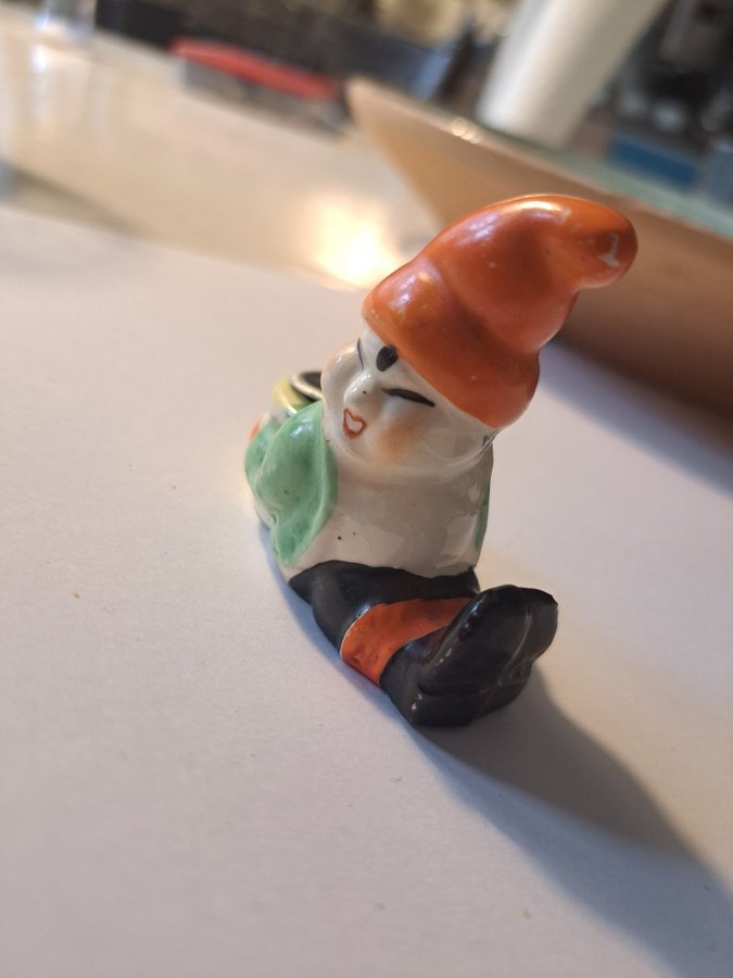 Fin vintage liten tomte porslin med ljushållare import japansk