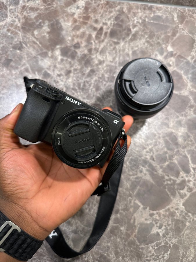 Sony A6400 kamera med 2 objektiv