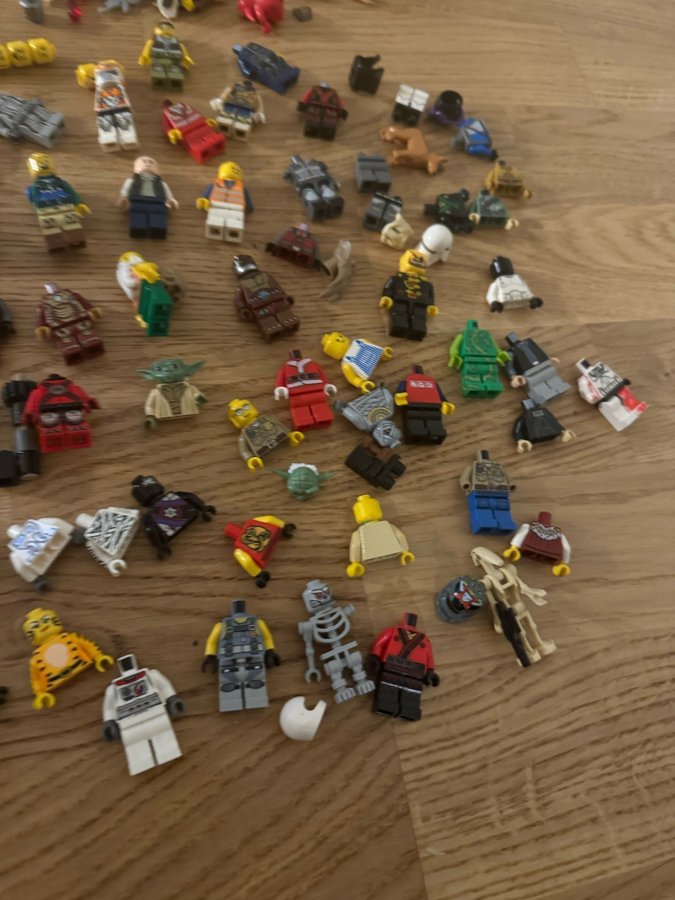 Lego Minifigure Collection rare/vintage + accessories. Star wars and others