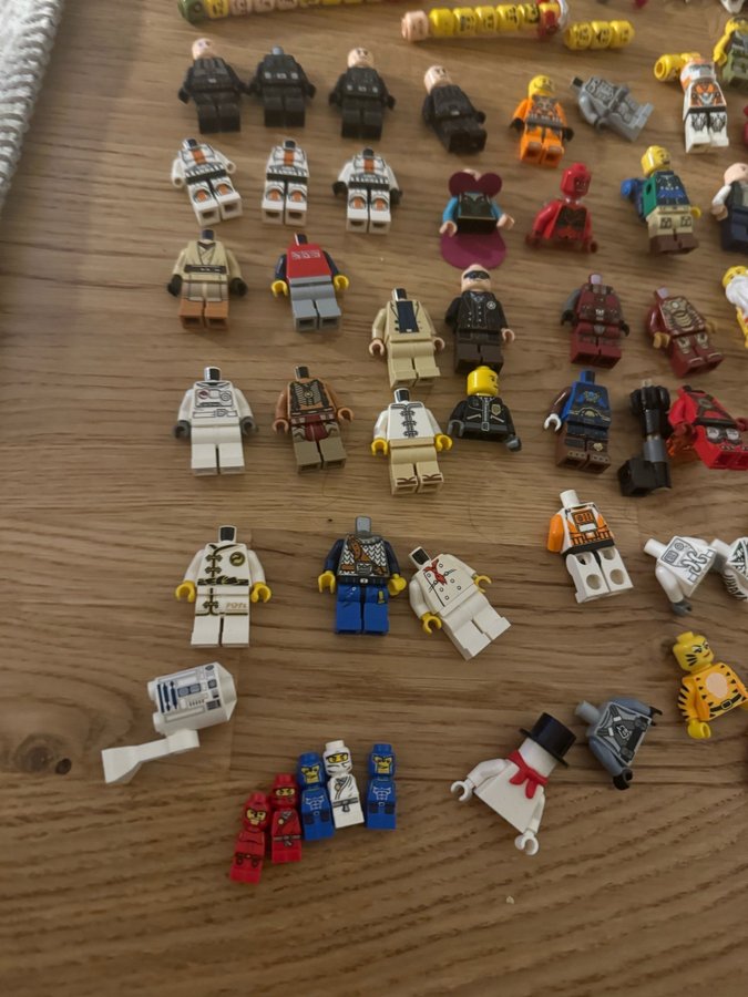 Lego Minifigure Collection rare/vintage + accessories. Star wars and others