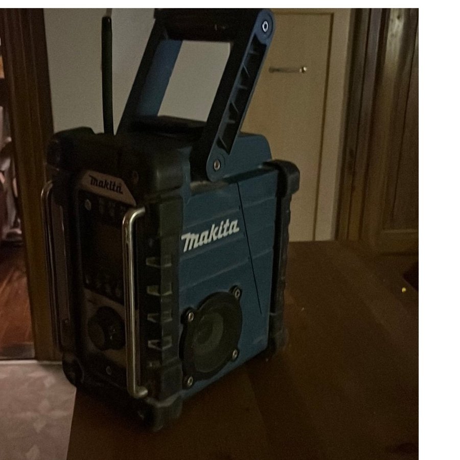 Makita BMR102 Radio