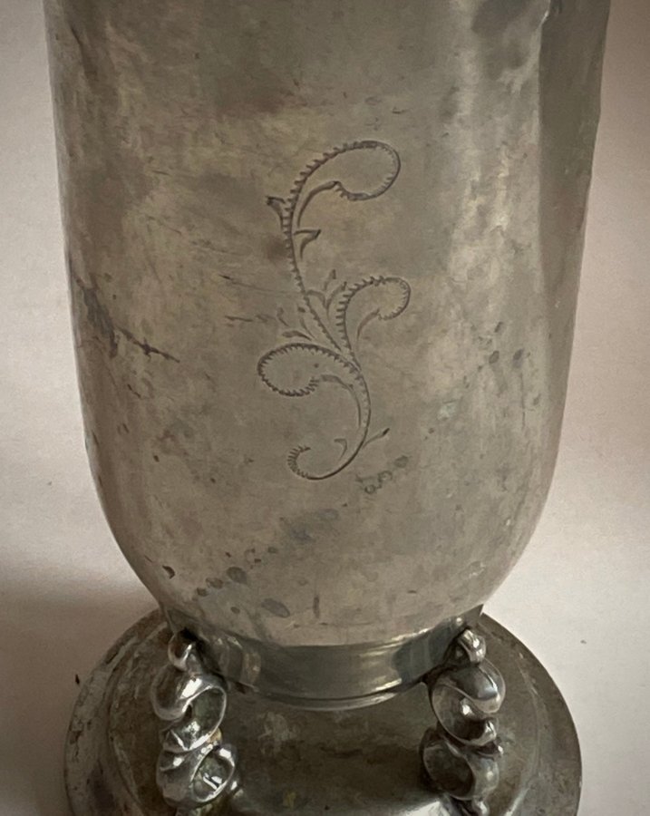 vas JL Hultman svenskt tenn Stockholm 1933 1900-tal vintage 1930's Pewter vase