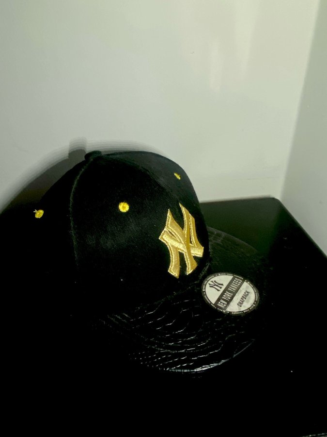 NY Yankees Snapback Cap