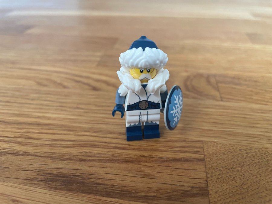 LEGO CMF Series 22 | Snow Guardian