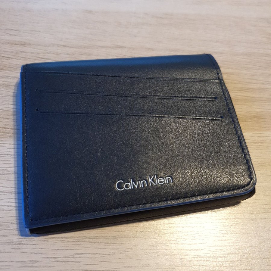 Plånbok Calvin Klein.