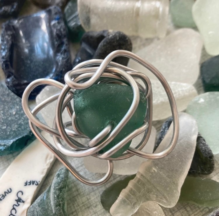 Unik handgjord ring strandglas seaglass hav kärlek frostat glas wire wrapped