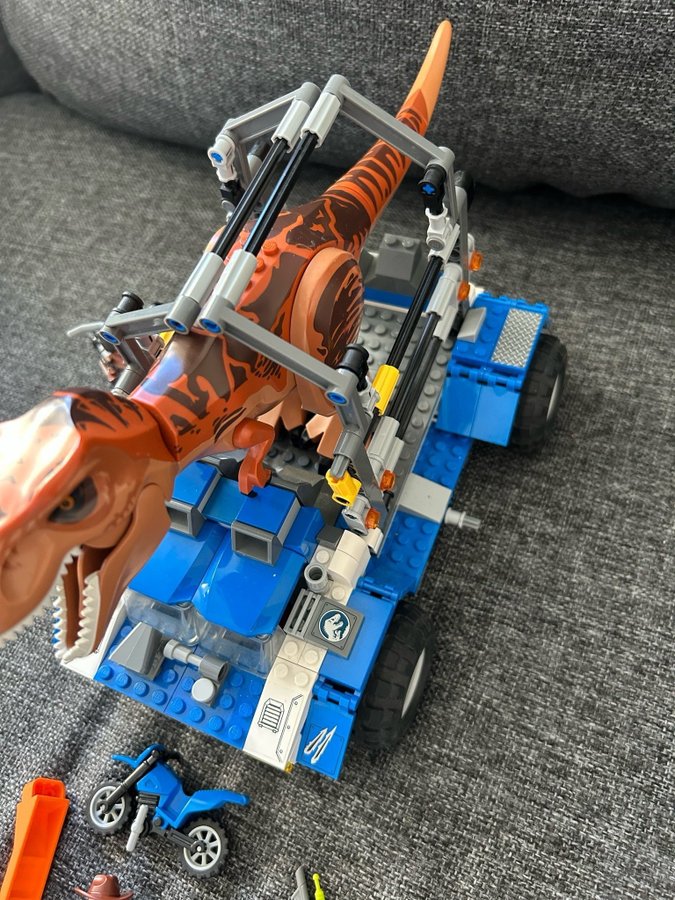 Lego jurassic world t.rex spårare 75918