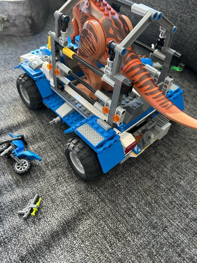 Lego jurassic world t.rex spårare 75918