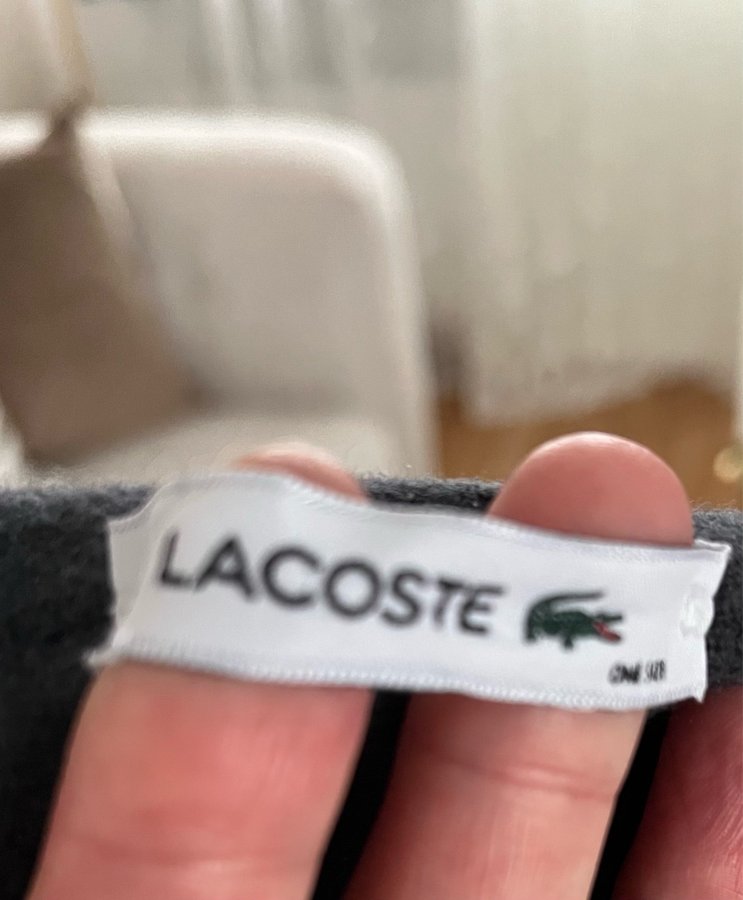 Lacoste grå mössa, storlek ONE SIZE