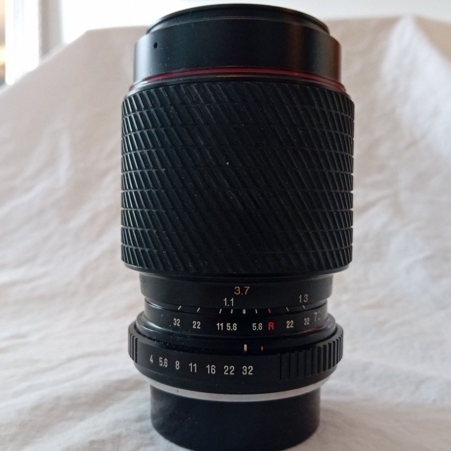 Tokina 70-210mm f/4-56 SD