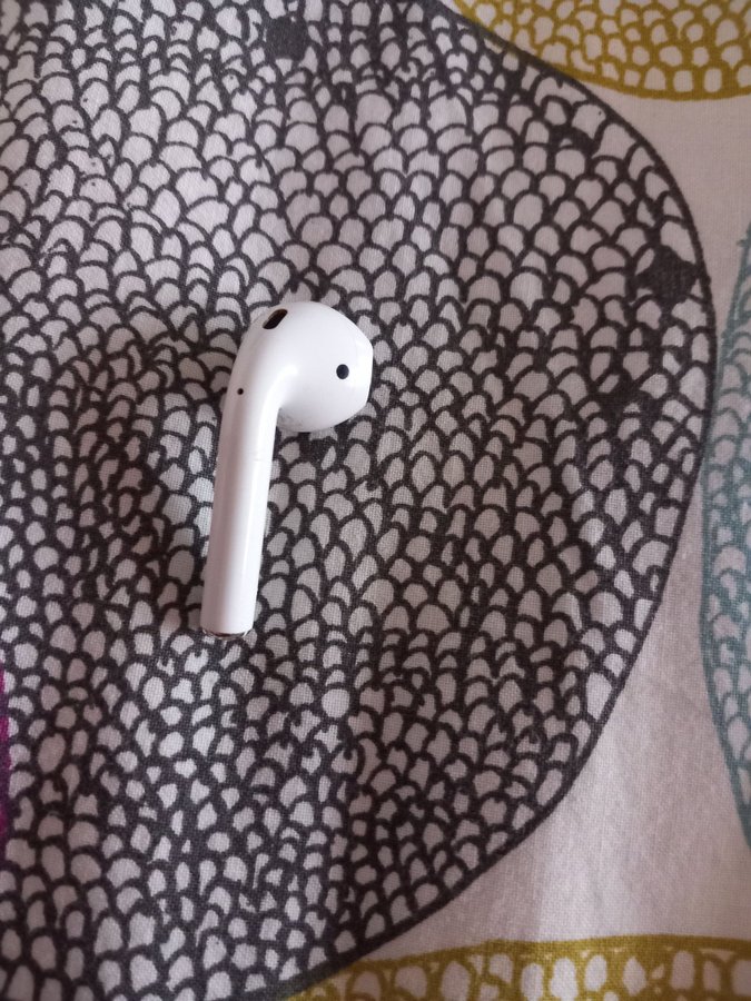 Apple Airpods 2a gen R ,höger hörlurar ( Modell A2032 )