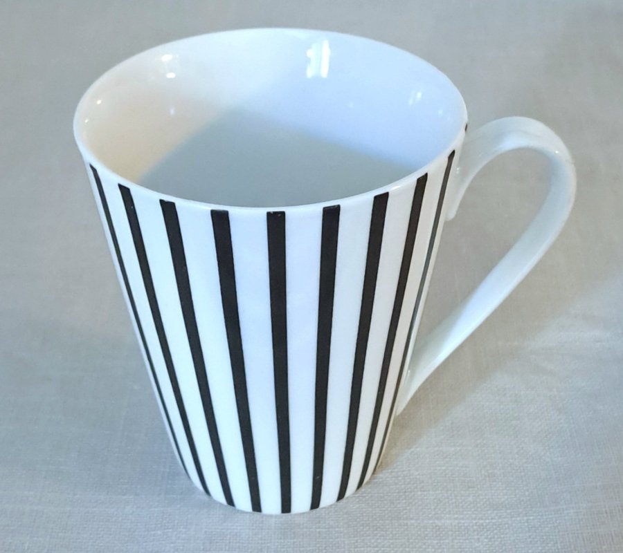 Mariehult Sweden - Carin Kry - en kaffemugg i Zebra mönster