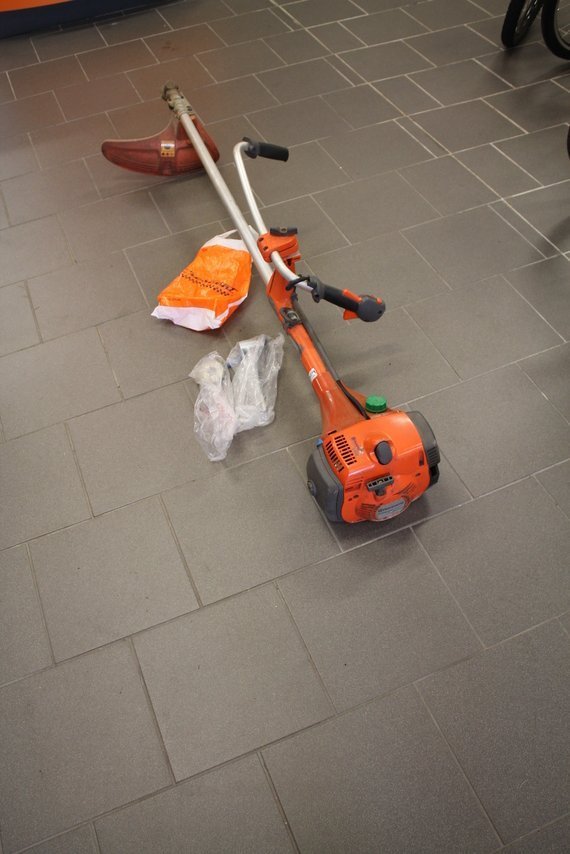 Husqvarna 345R Grästrimmer