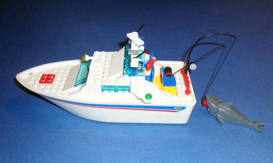 LEGO : Town / Cabin Cruiser Set 4011