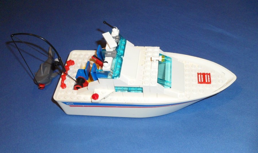 LEGO : Town / Cabin Cruiser Set 4011