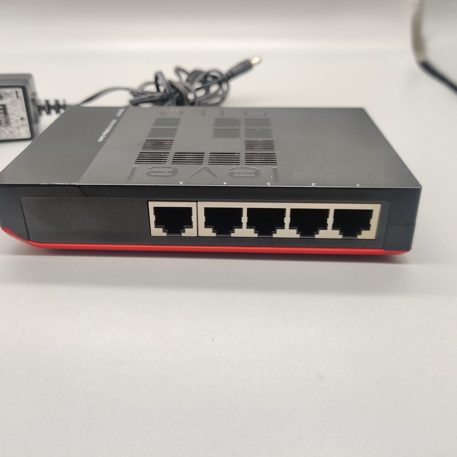 LevelOne FSW-0511 5-Port 10/100Mbps Switch