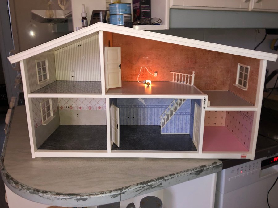 Retro Lundby dockskåp med transformator JULKLAPP 70-tal/nostalgi