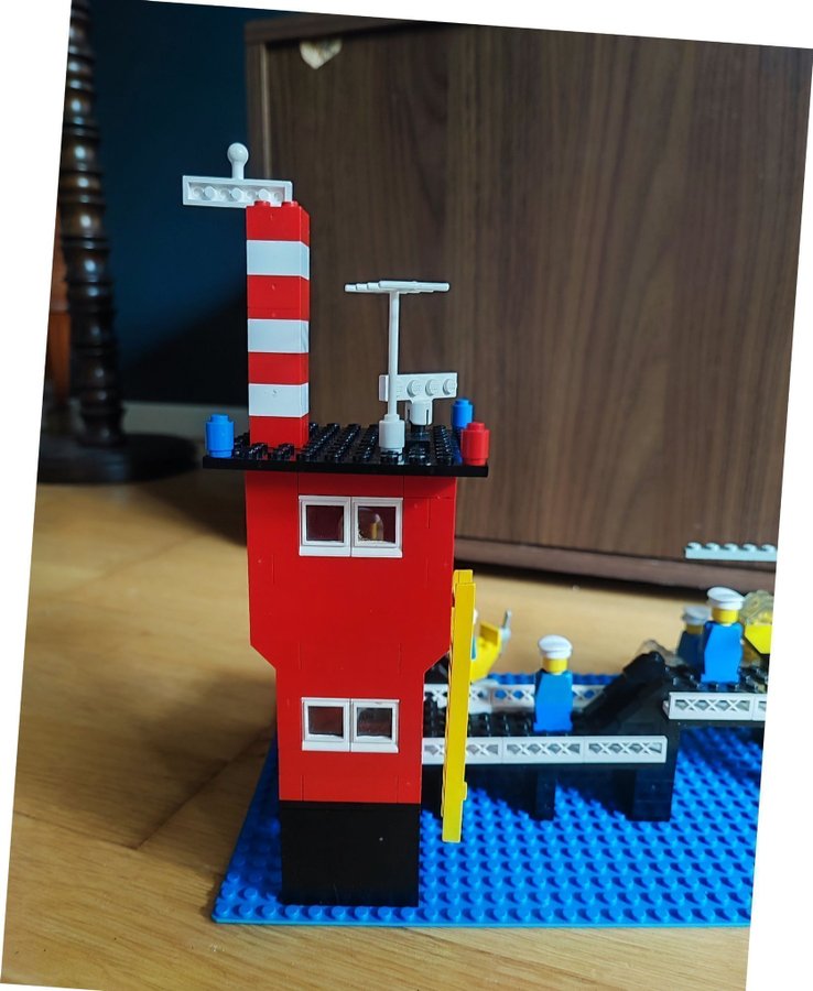 Lego Legoland Coast Guard station set 369-1