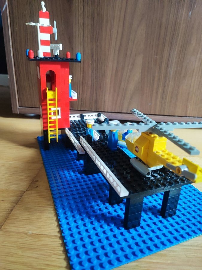 Lego Legoland Coast Guard station set 369-1