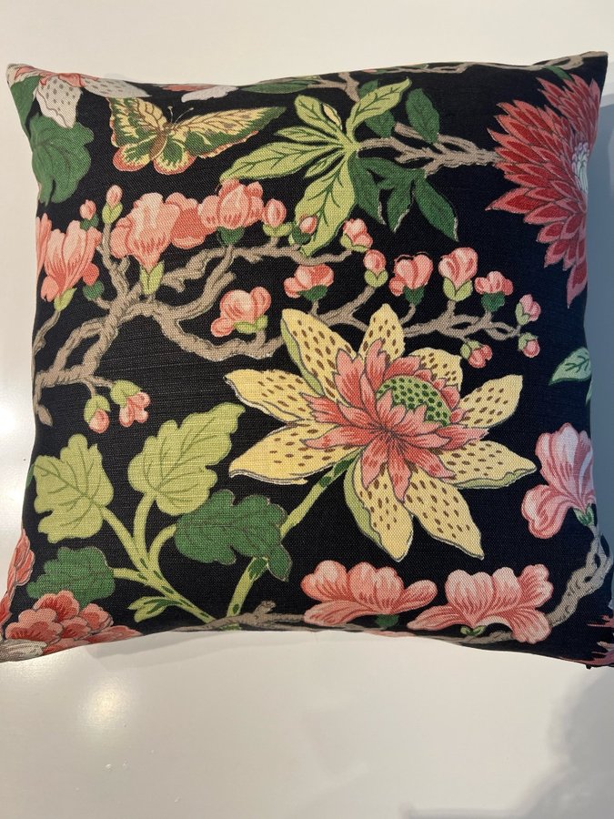 KUDDFODRAL TYG FRÅN SVENSKT TENN / GP  J BAKER / TEXTIL MAGNOLIA