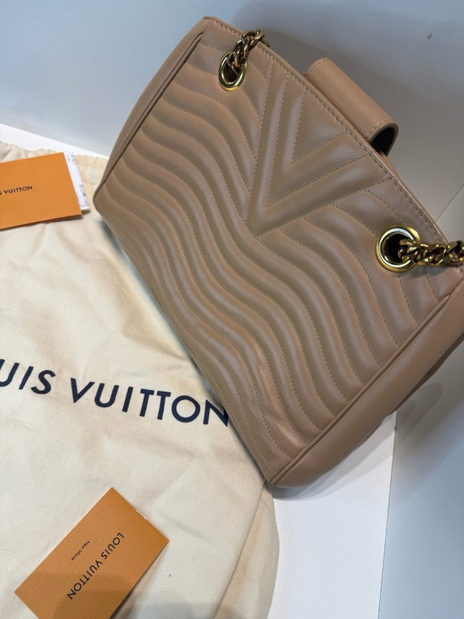 Louis Vuitton Leather New Wave Chain Tote