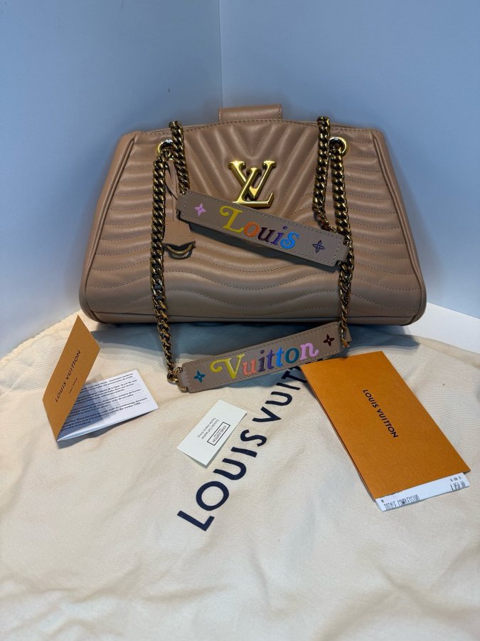 Louis Vuitton Leather New Wave Chain Tote