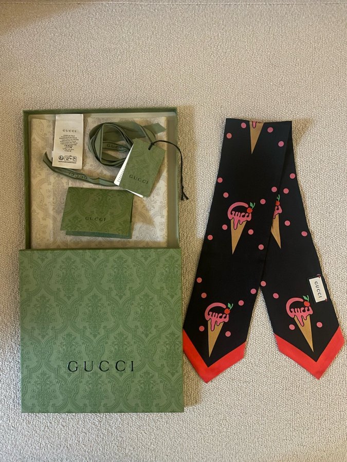 Gucci silk scarf / twilly