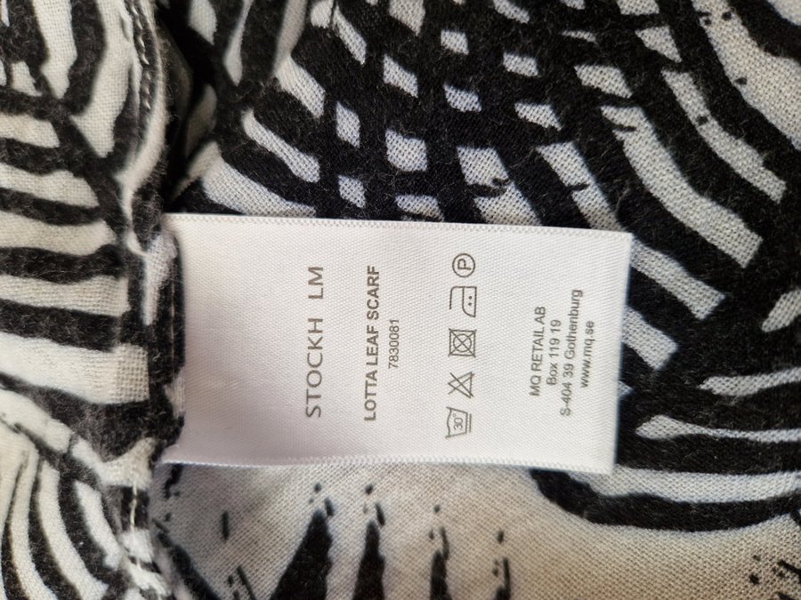 STOCKH LM svartvit scarf/sjal