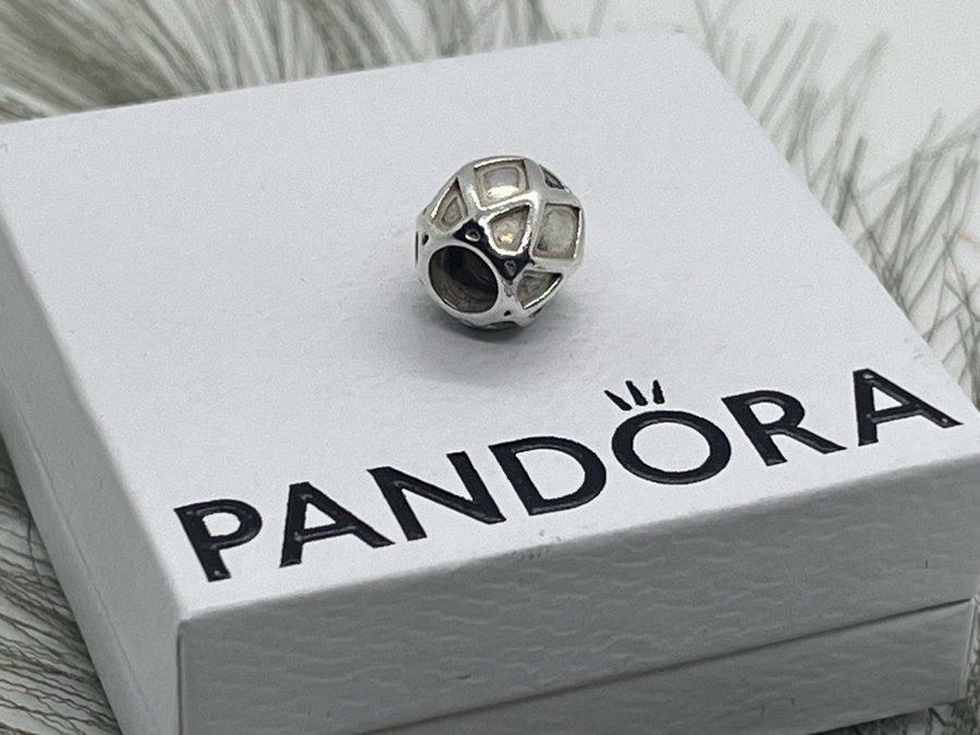 Pandora berlock, silver.