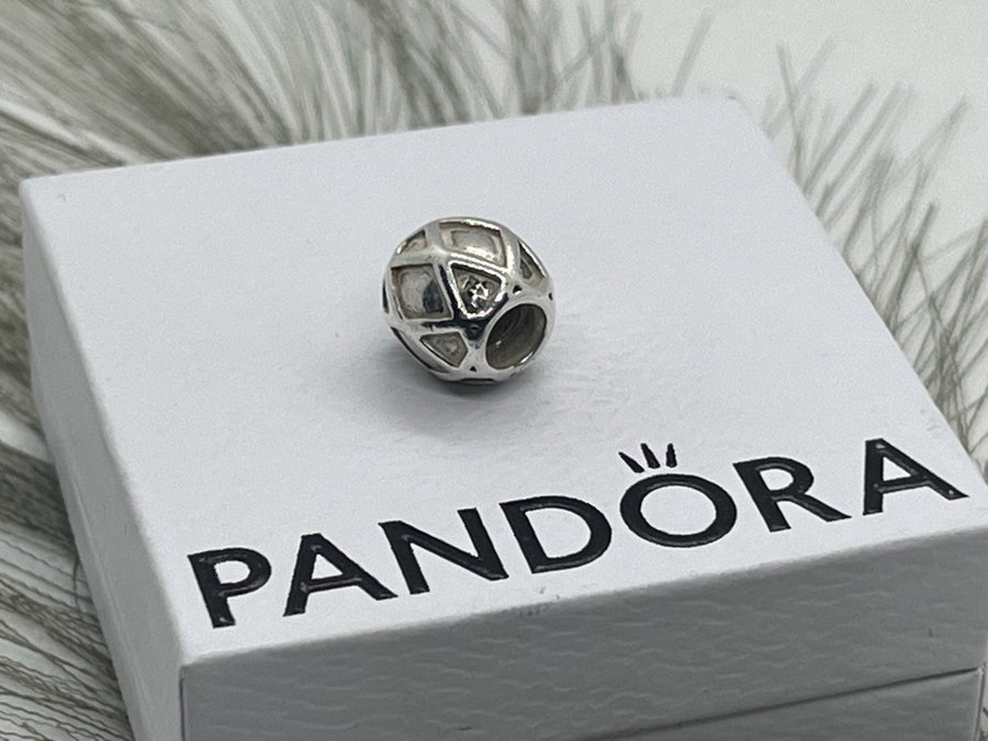 Pandora berlock, silver.