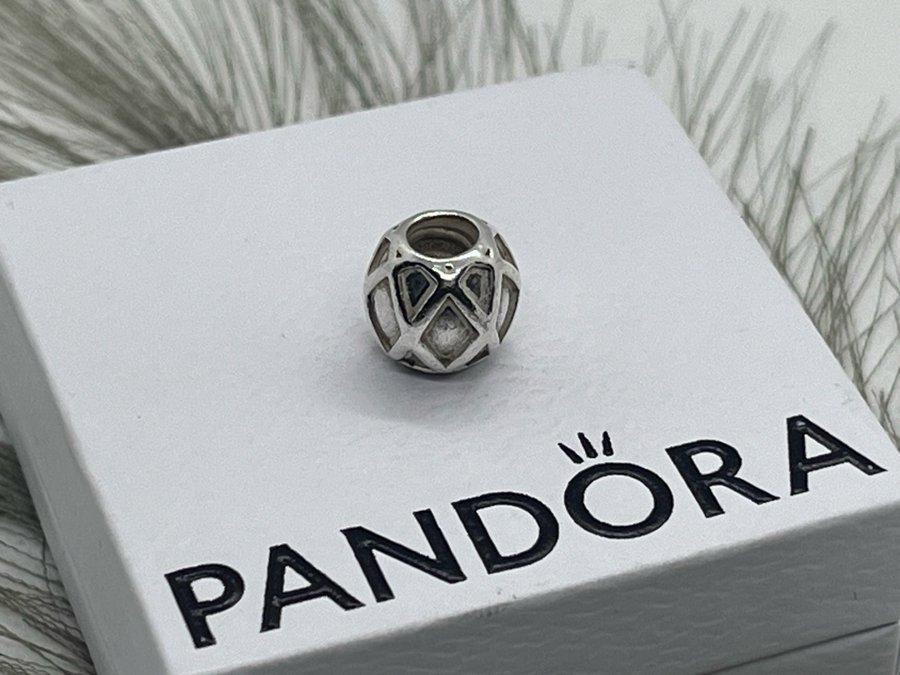 Pandora berlock, silver.