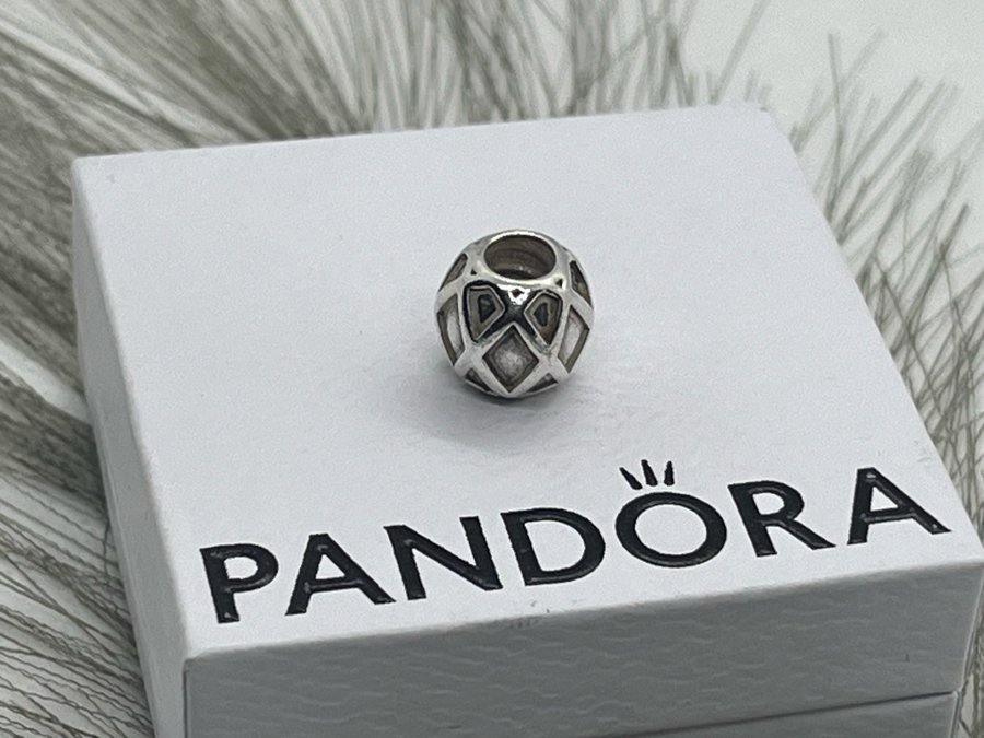 Pandora berlock, silver.