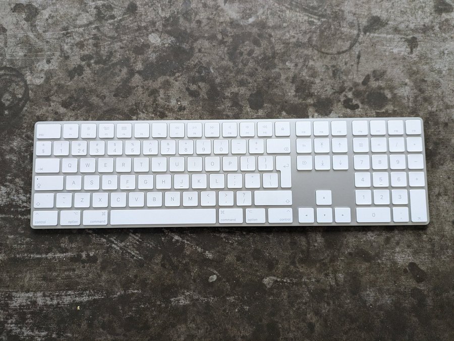 Magic Keyboard med numeriskt tangentbord