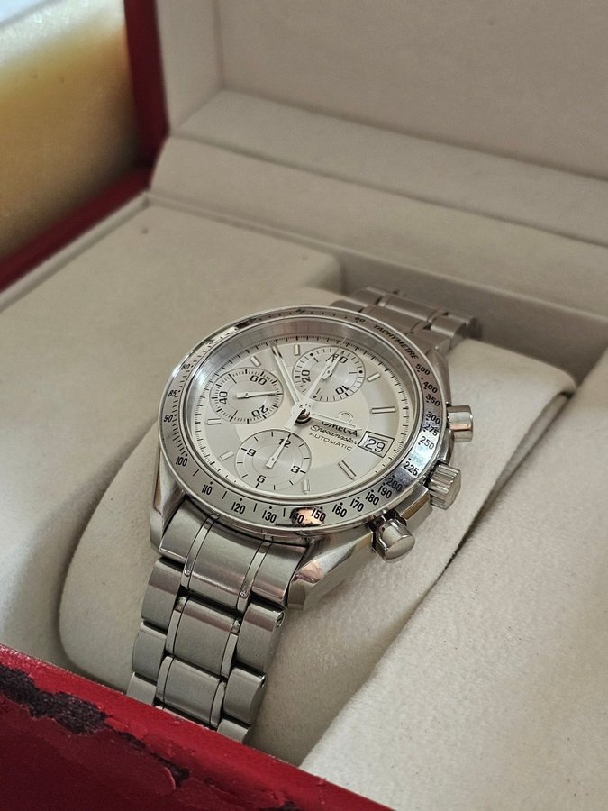 Omega Speedmaster med box i mycket bra skick