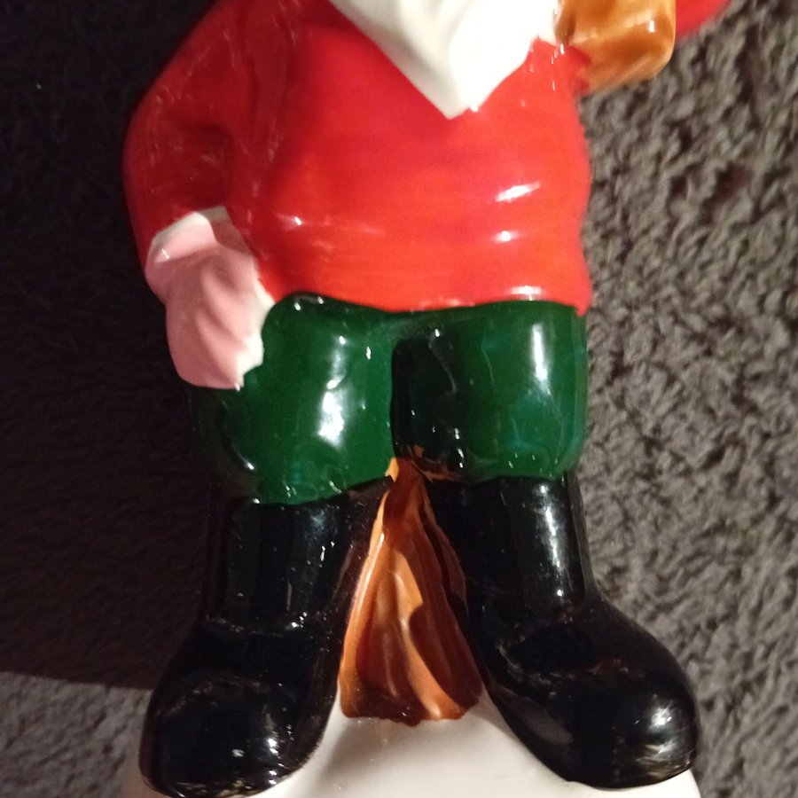 Jultomte figur i keramik