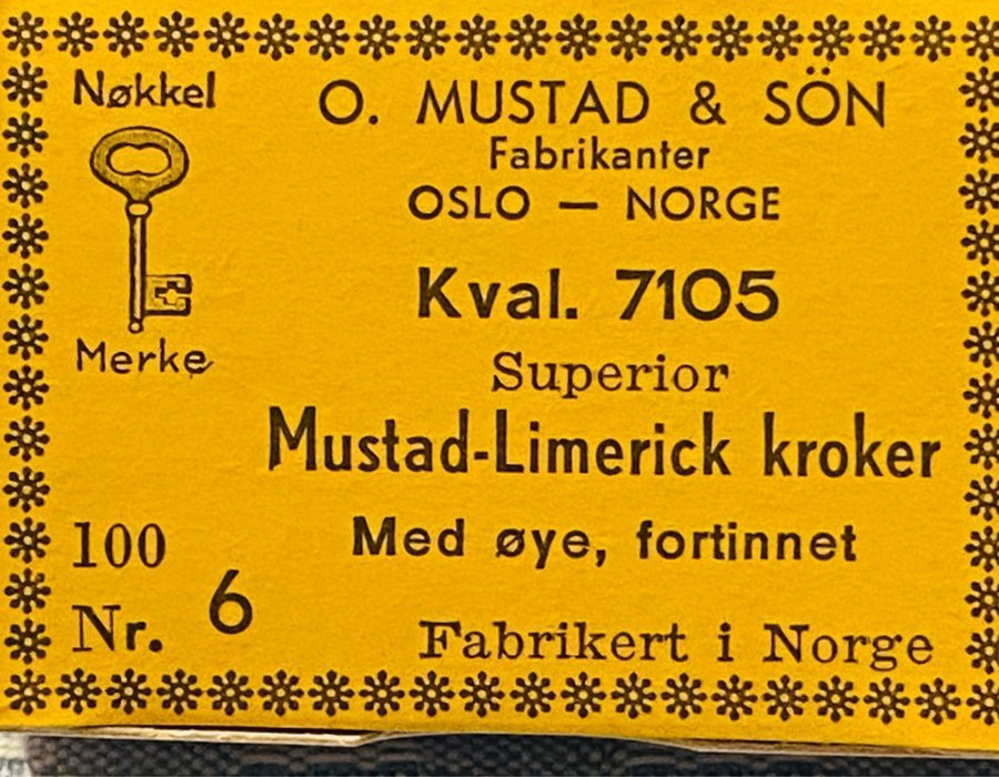 OBS Mustad nr6 Qual 7105 . Härliga äldre fiskekrokar i perfekt skick !