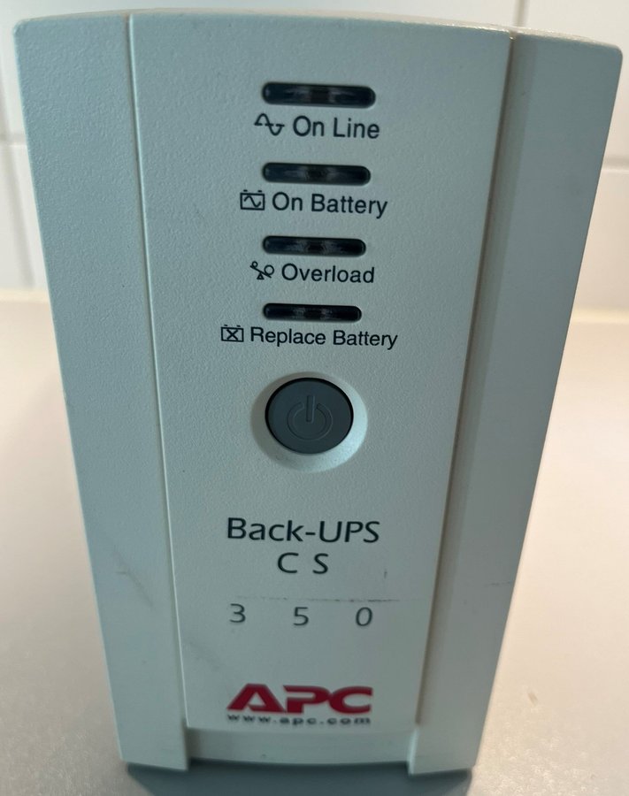 APC Back-UPS CS 350 / BK350EI - Inklusive batteri och interfacesladd