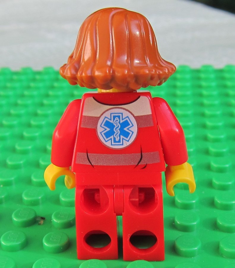 LEGO figur Flicka tjej Girl sjuksköterska ambulans