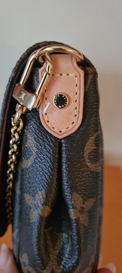 Louis vuitton favorite mm crossbody