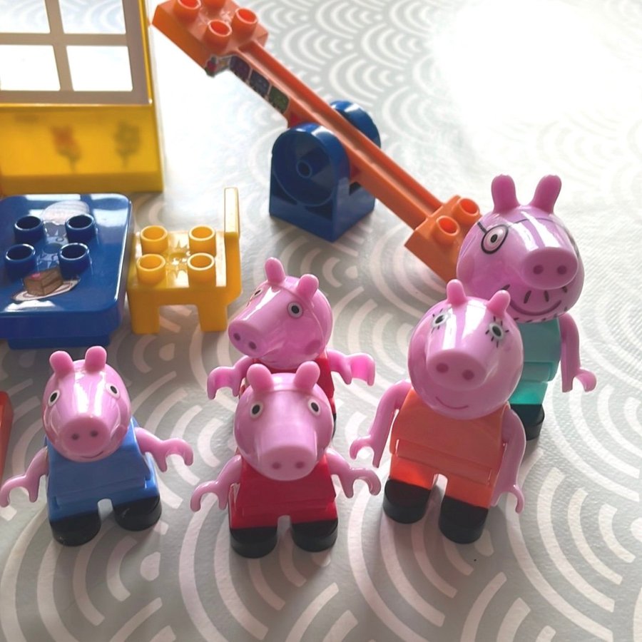 Peppa Gris Lekset med Hus och Figurer Duplo Lego julklapp