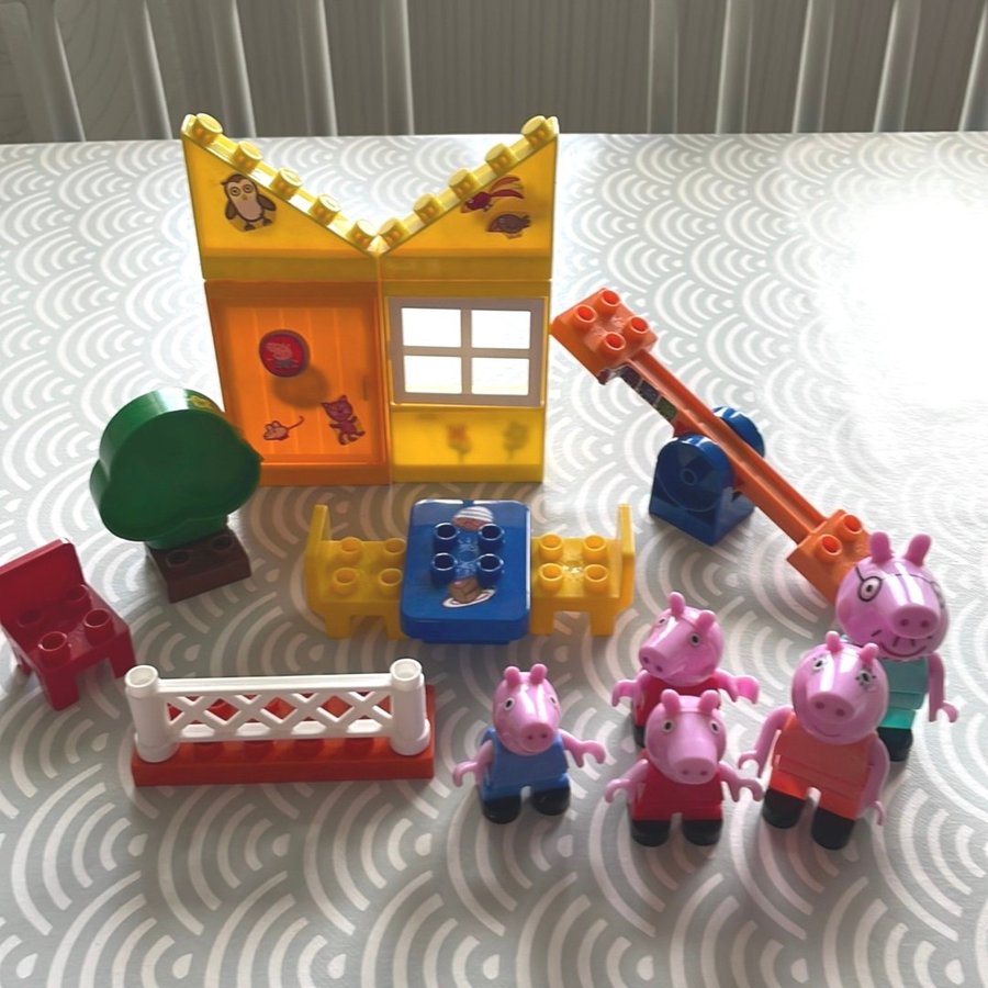 Peppa Gris Lekset med Hus och Figurer Duplo Lego julklapp