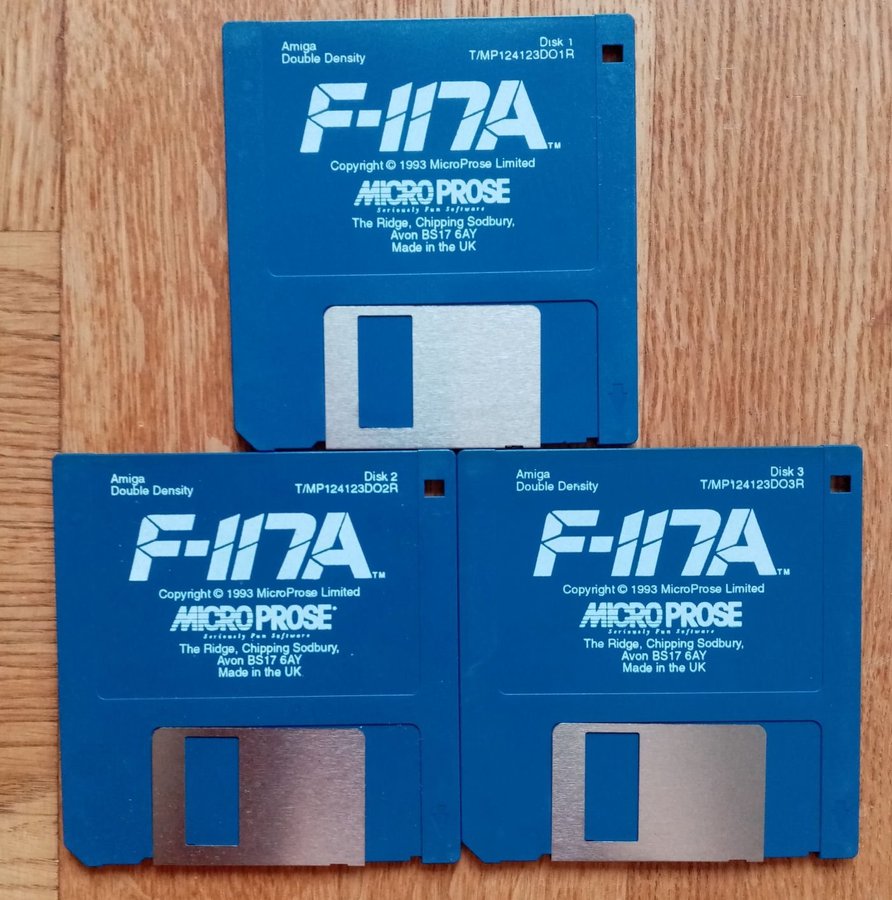 F-117A (MicroProse) - AMIGA - 3 x Lös Disk