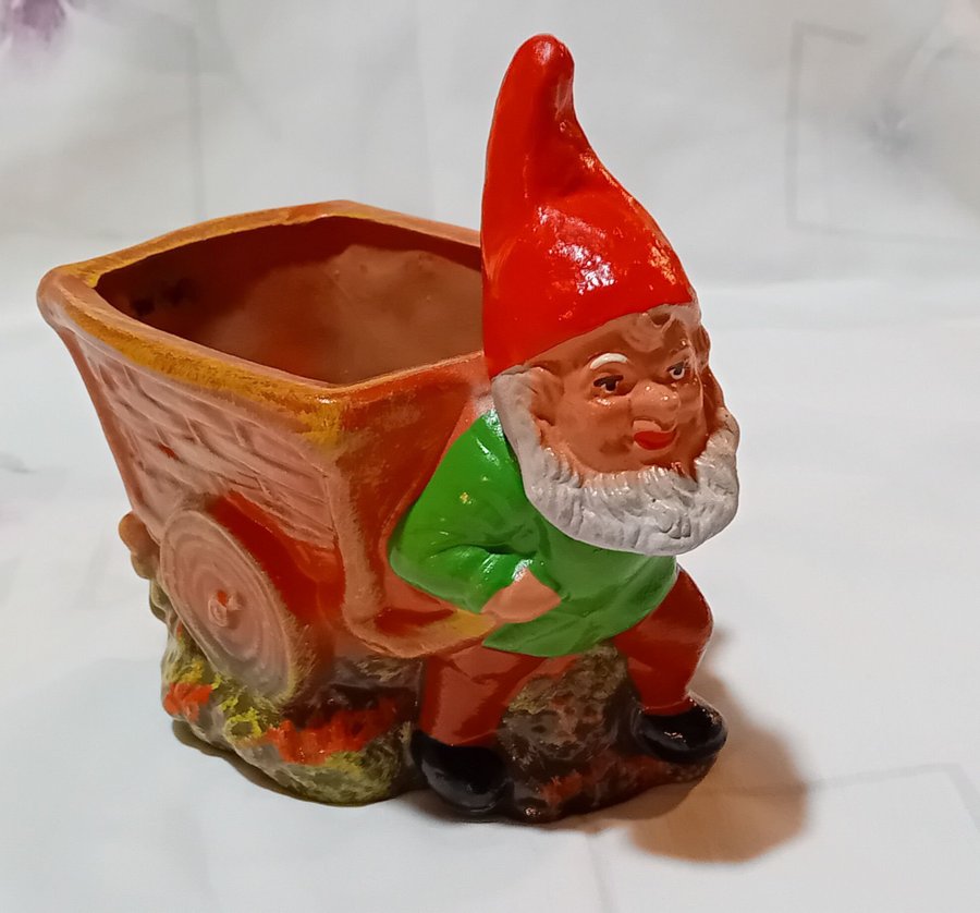 Tomte med kärra - Keramikfigur